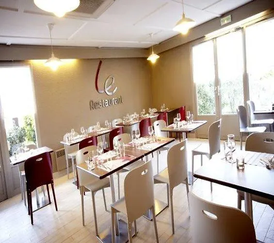 Hotel Campanile Dax - 2*