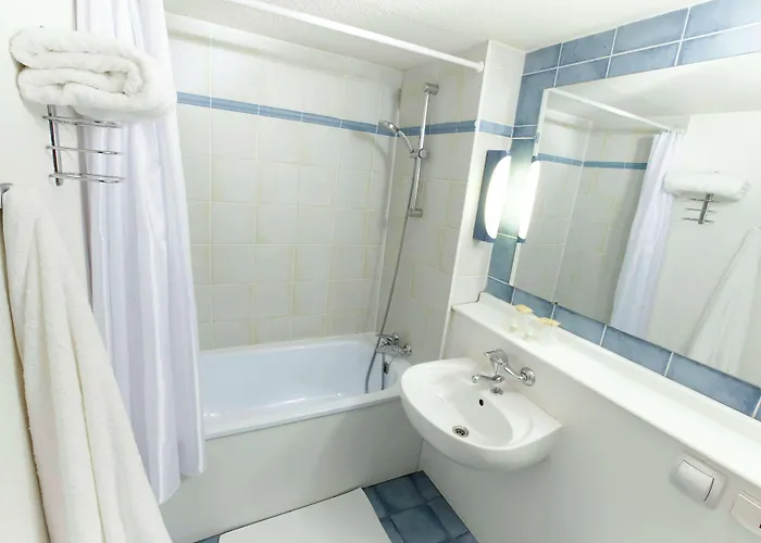 Campanile Dax - ホテル 2*